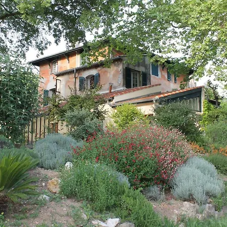 Ferienhaus Exceptionnel, Maison De Dans Parc, Climatisation, Parking, Calme Assure Marseilles